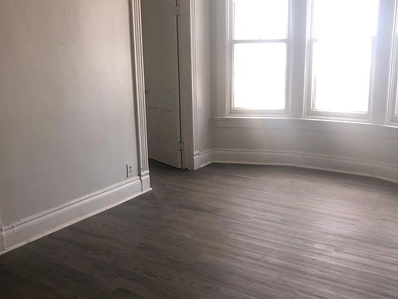 4th image of 121 Hertel Ave APT 2