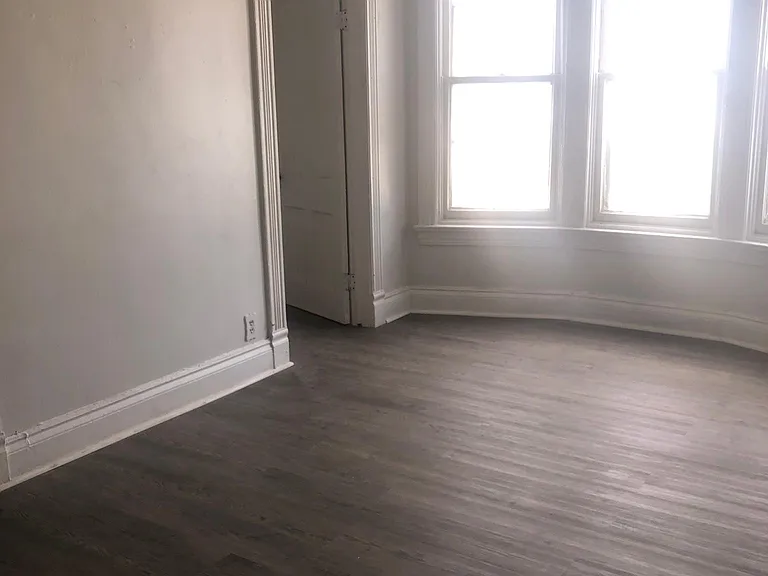 121 Hertel Ave #2 — Photo 4