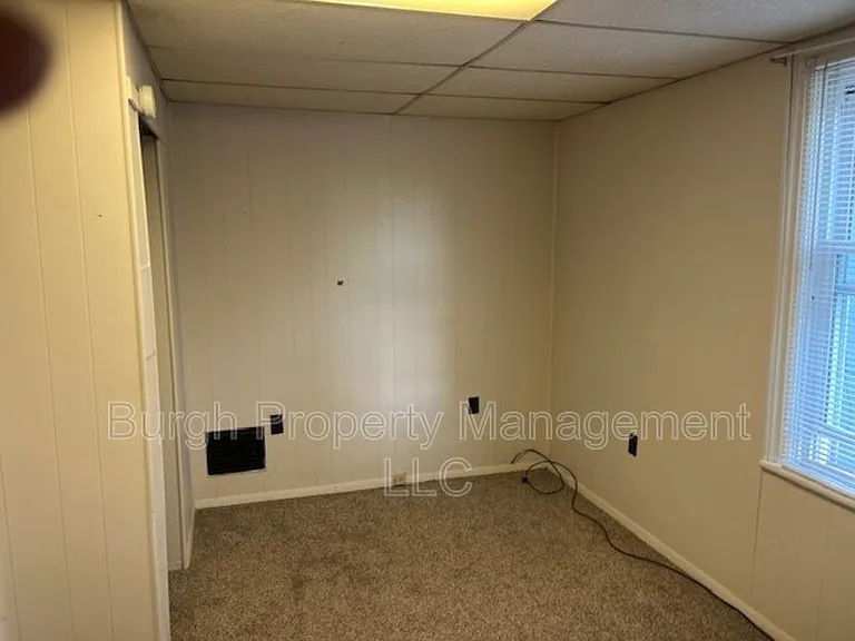 302 S 11th St — Photo 8