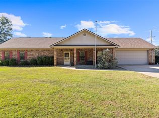124 Woodpecker Rd, Gladewater, TX 75647