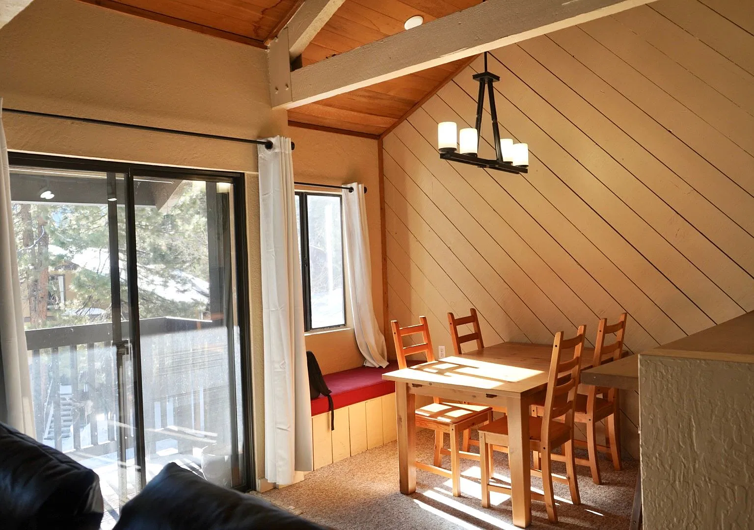 Spacious 1BD + Loft / 2BA Corner Condo | Garage, In-Unit Laundry & Near Eagle Lodge | Bigwood — Photo 4