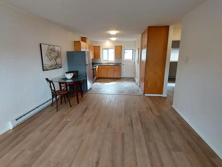 214 2nd St #2 — Photo 9