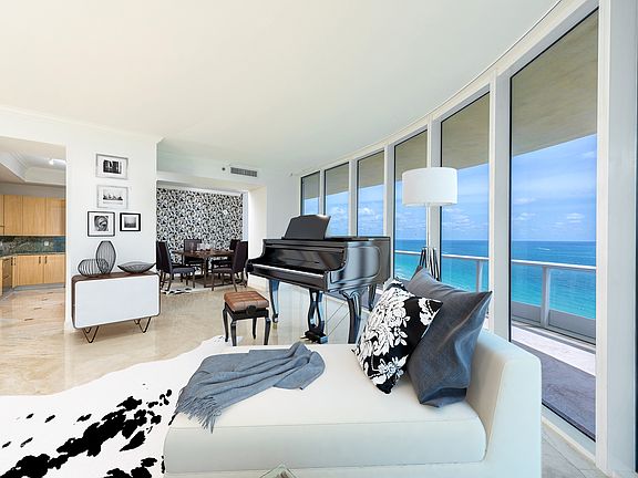 4th image of 100 S Pointe Dr APT 2505