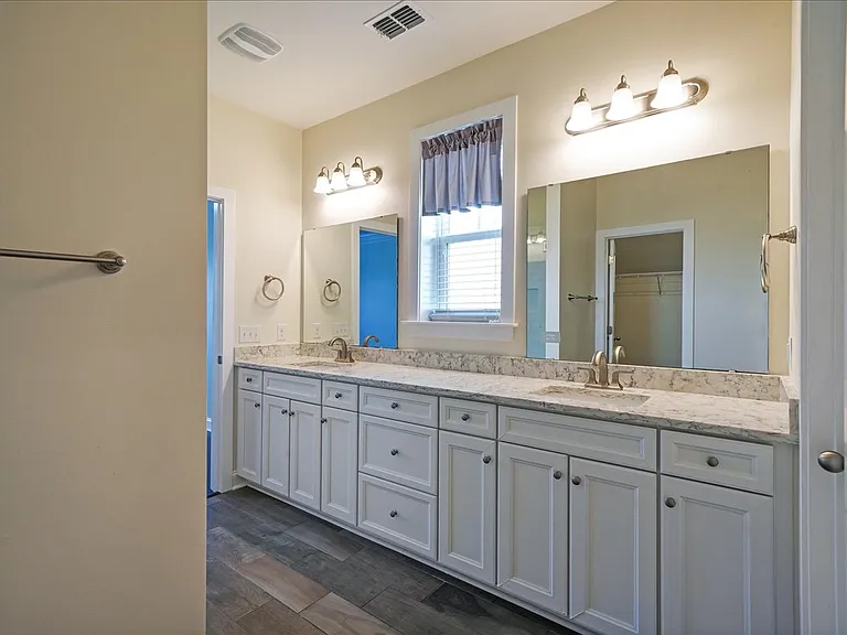 1309 Enfield Ln — Photo 26