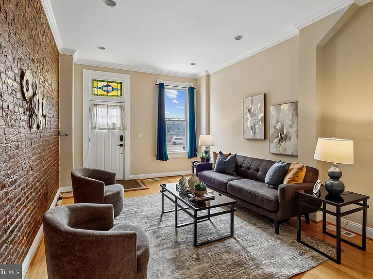 2106 Fleet St — Photo 4