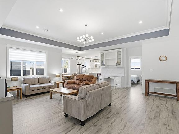 3rd image of 225 Dunbar Way
