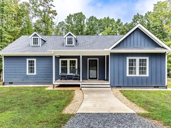 1387 Spreading Oak Rd, Arvonia, VA 23004