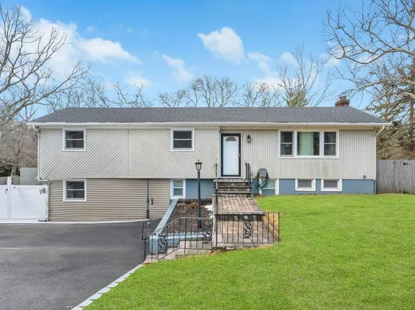236 Dare Road, Selden, NY 11784