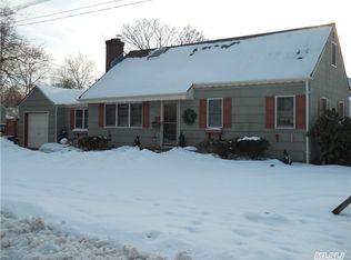 405 6th St, East Northport, NY 11731