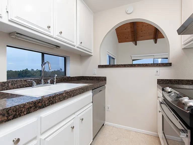 1225 Pacific Beach Dr — Photo 9