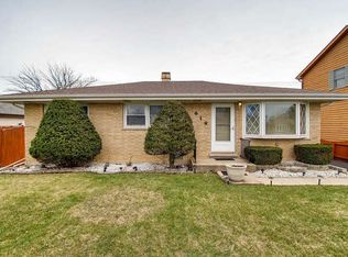 619 N Willow Rd, Elmhurst, IL 60126