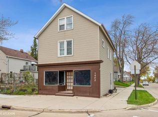 1402 Division St, Manitowoc, WI 54220