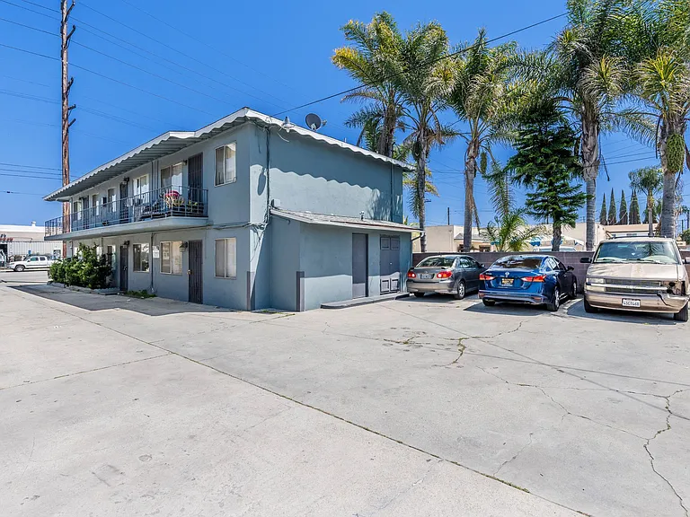 6115 Cherry Ave — Photo 3