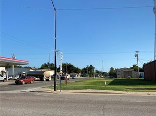 402 W Main St, Tuttle, OK 73089