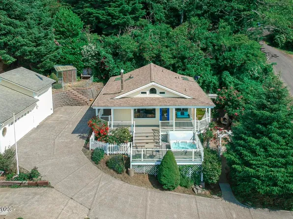 177 Reeves Cir, Yachats, OR 97498