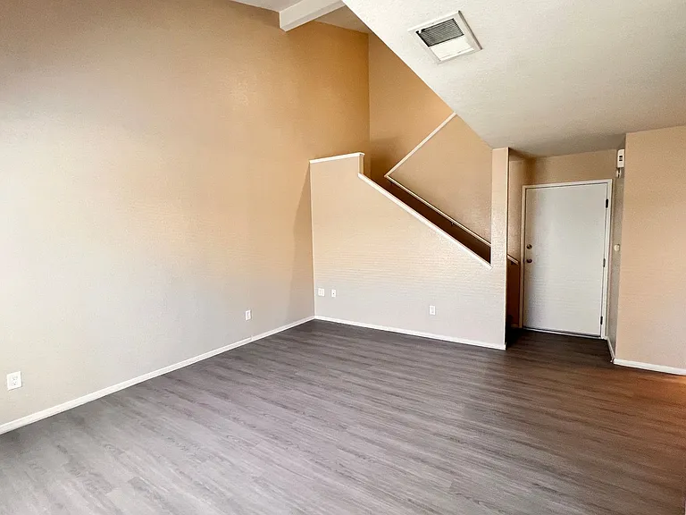 8111 Laborough Dr — Photo 3
