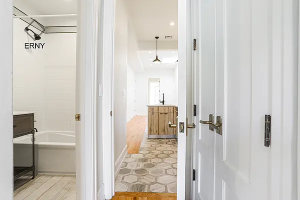 Rented by ERNY LLC | media 10