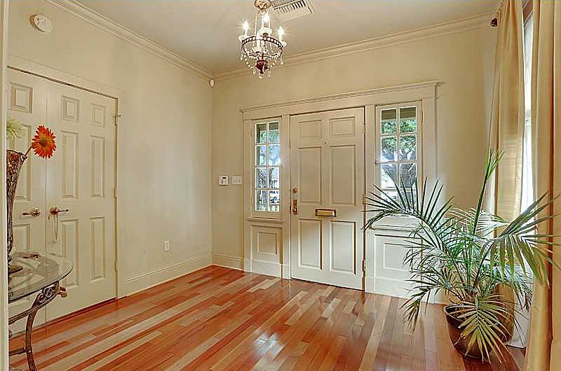 1st image of 2415 Palmer Ave