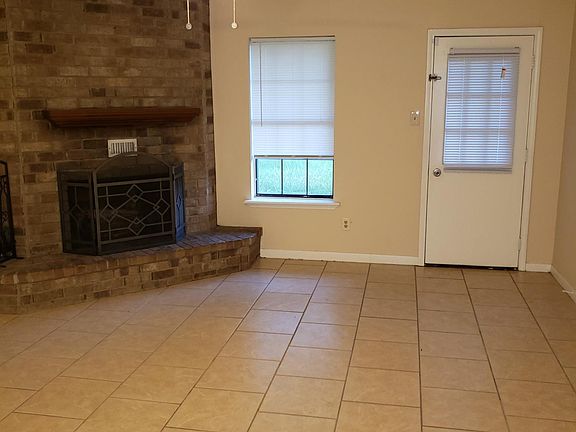 4th image of 1228 America Dr