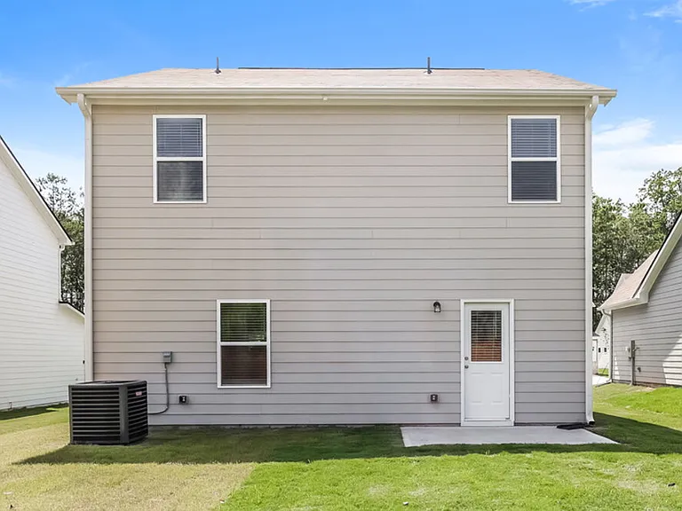 660 Mackenzie Cv — Photo 16