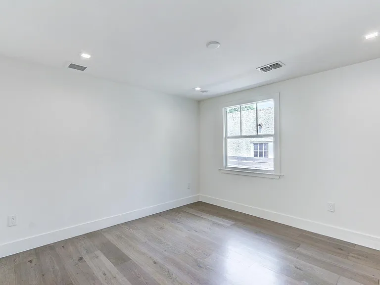 833 Ardmore Rd — Photo 32