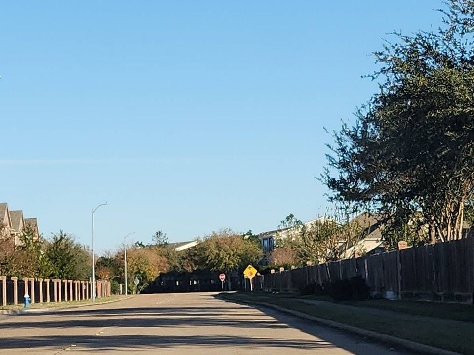 2nd image of 14202 Silver Hollow Ln