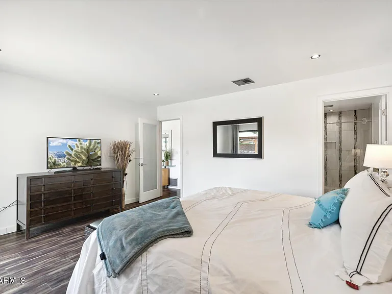 3736 E Glenrosa Ave — Photo 22
