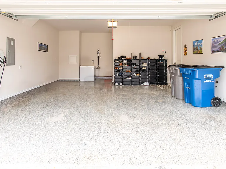 1700 Hydrangea Ln — Photo 23
