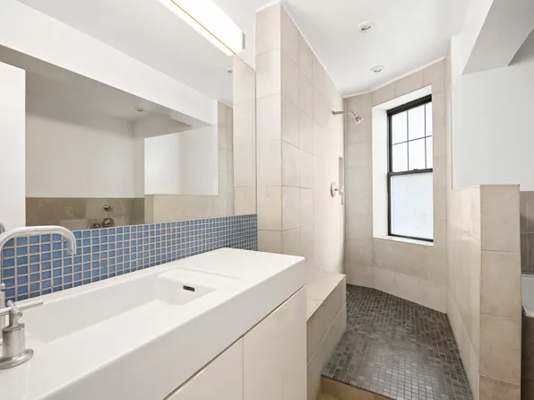 290 6th Avenue image 12 of 17