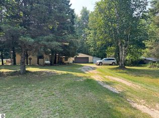 6350 E Cadillac Rd, Falmouth, MI 49632