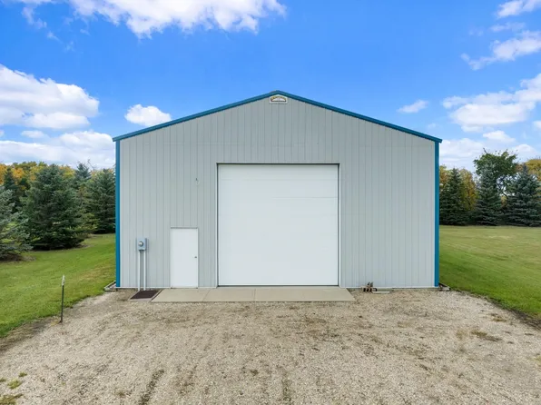 111th St NE, Surrey, ND 58785