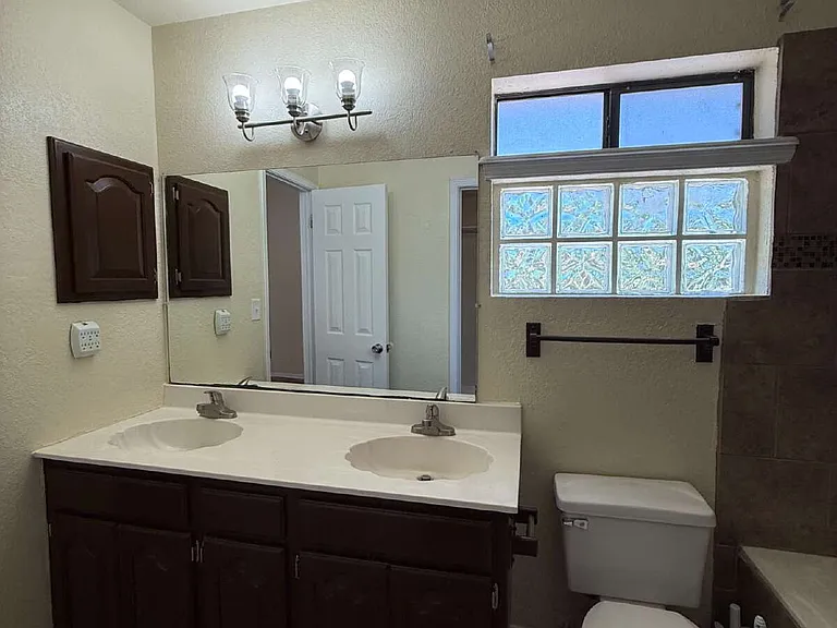 12000 Ivory Gate Way — Photo 28
