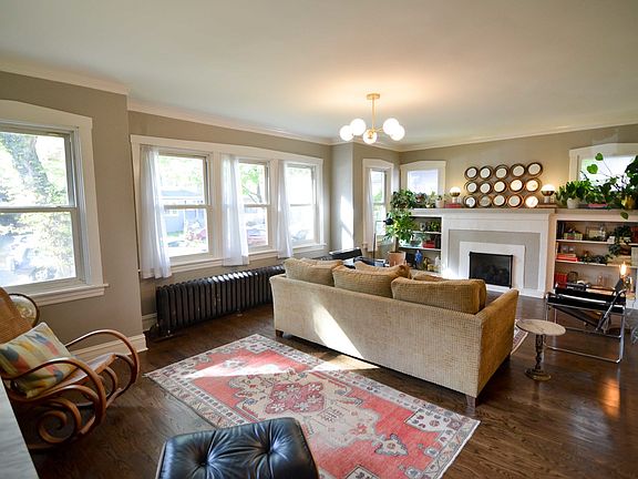 4th image of 4737 N Sacramento Ave