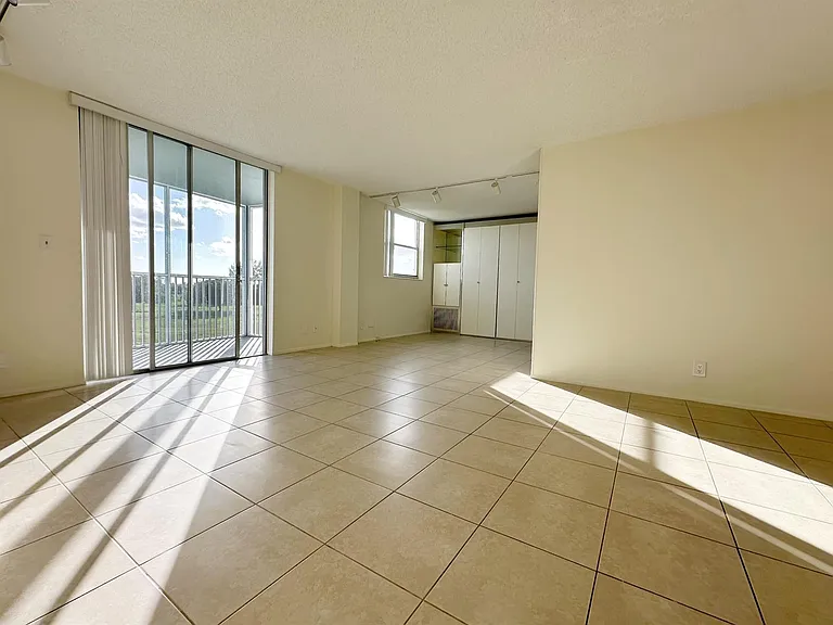 5301 NW 2nd Ave #401 — Photo 10