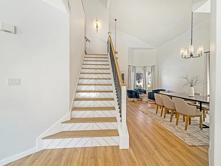 9223 Drolet Dr NW — Photo 3