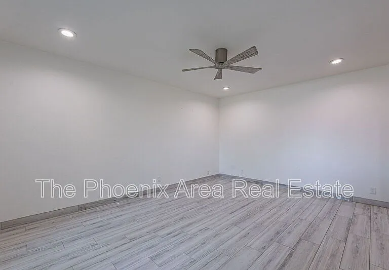 9128 E Gelding Dr — Photo 10