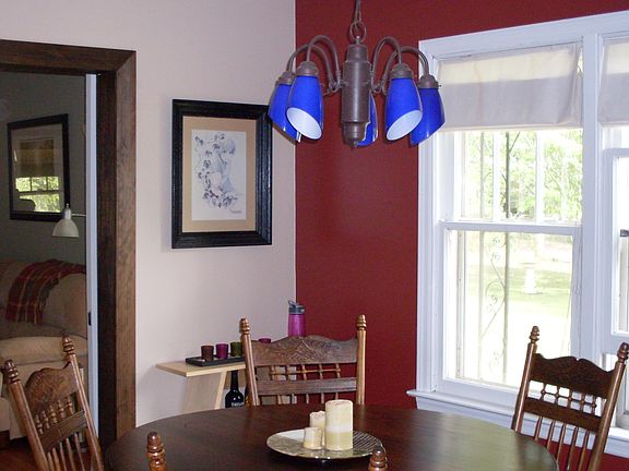 4th image of 128 Woodlawn Cir
