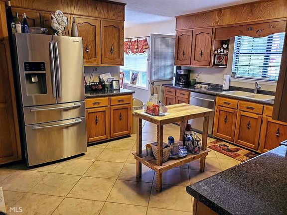3rd image of 210 Surrey Ln