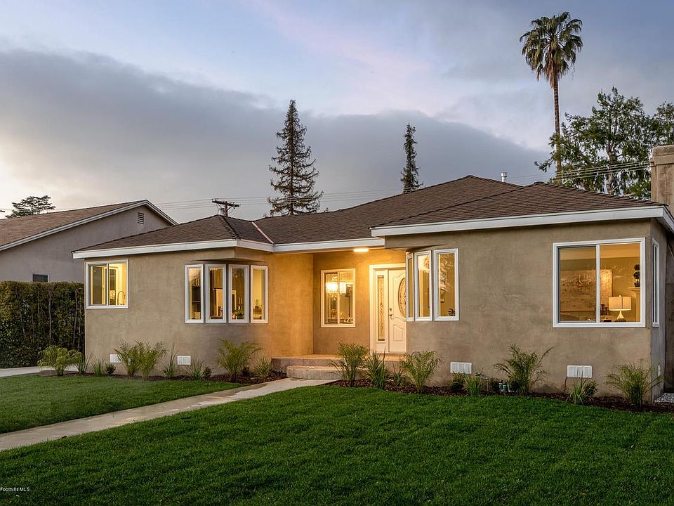 1st image of 2335 Las Lunas St