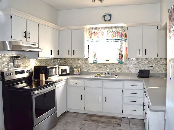 5th image of 903 John St