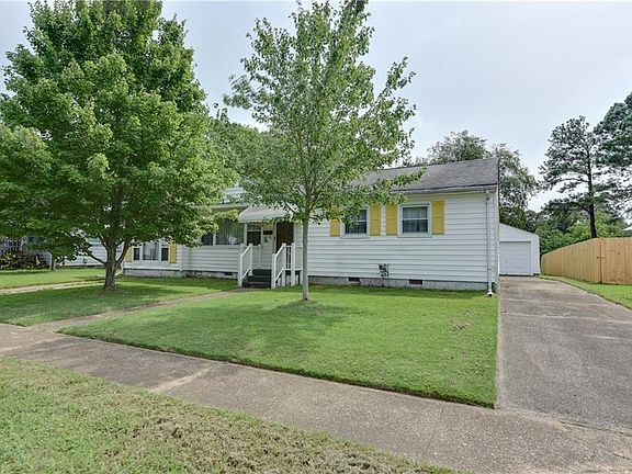 2nd image of 1805 Sunset Dr