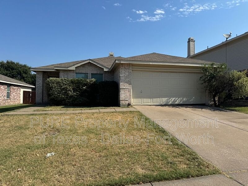1st image of 532 Magdalen Ave