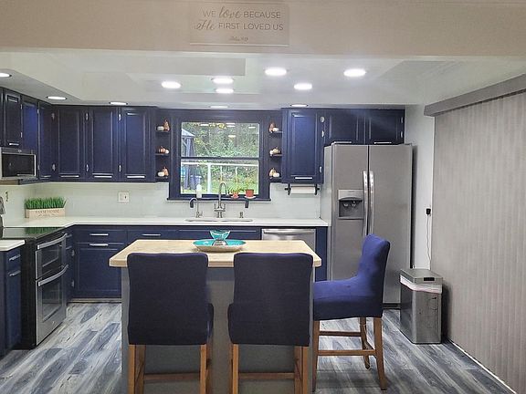 2nd image of 1815 Manchester Rd