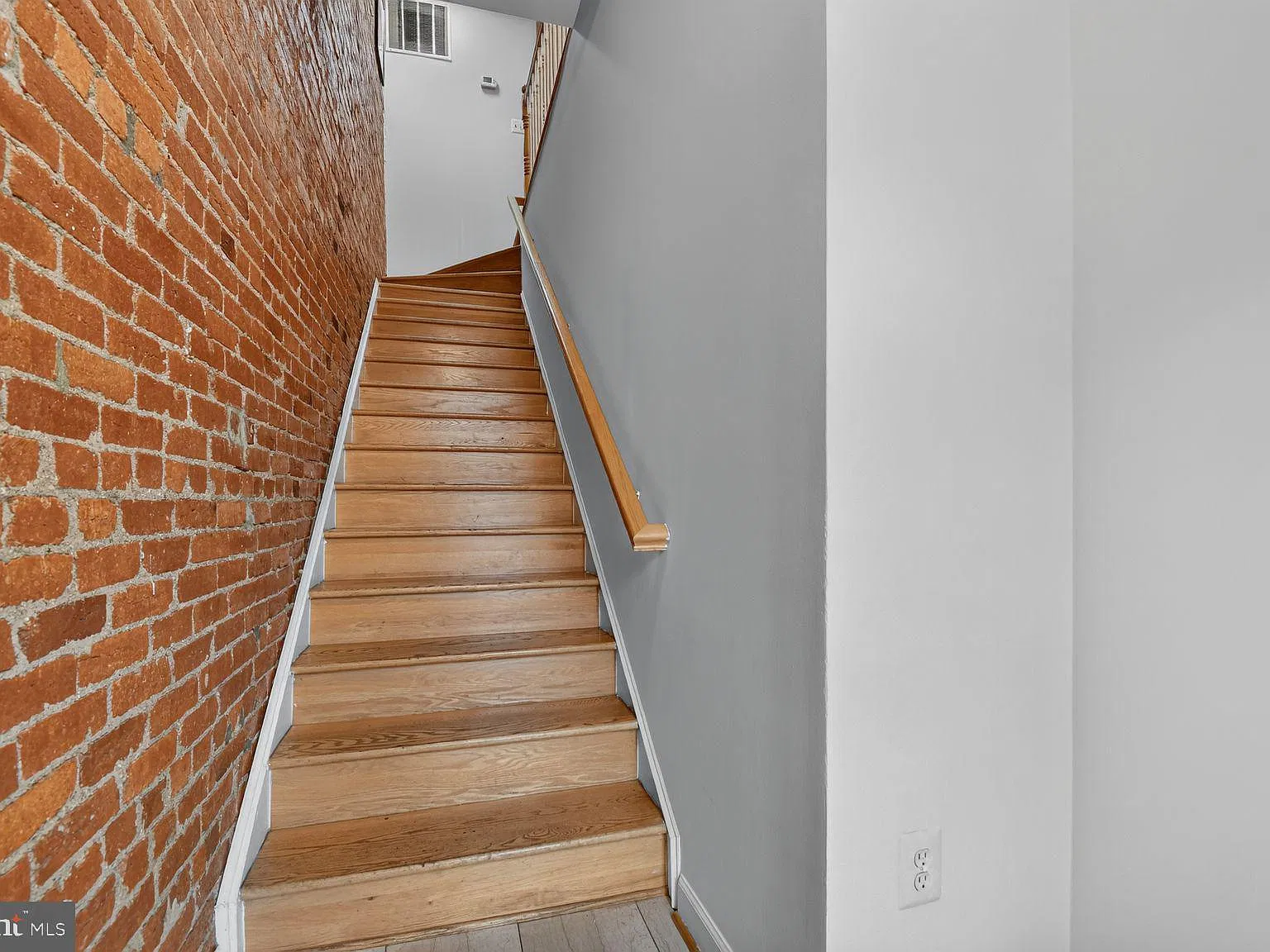 541 Florida Ave NW — Photo 2