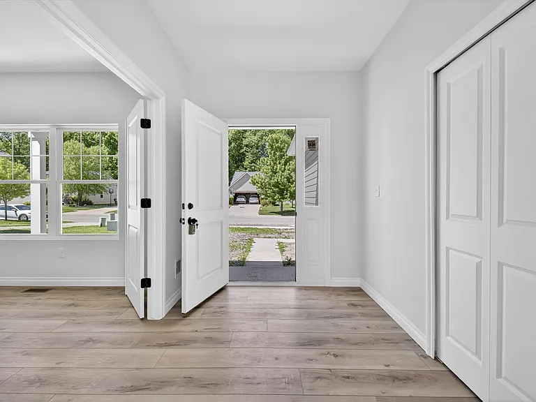 8760 Barrington Dr — Photo 7
