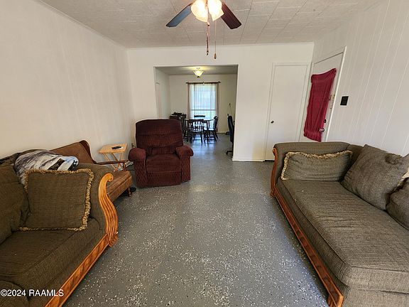 4th image of 116 Collins Dr