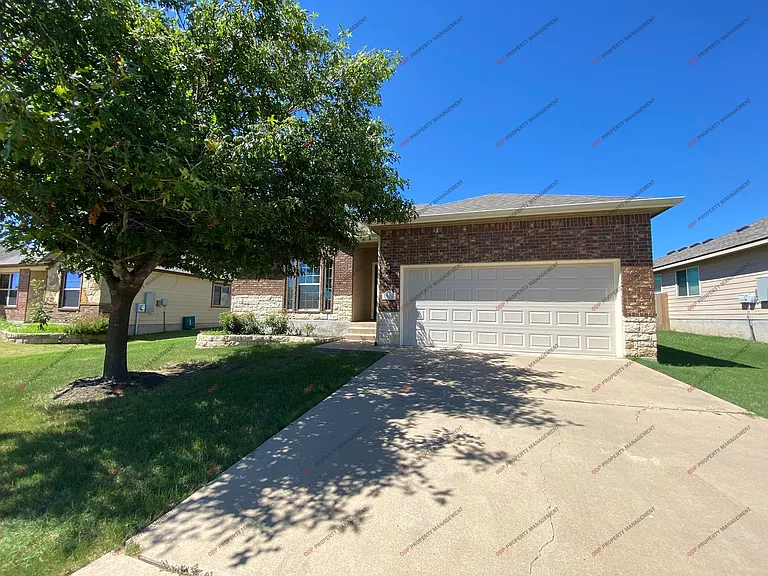 8012 Bridgepointe Dr — Photo 3