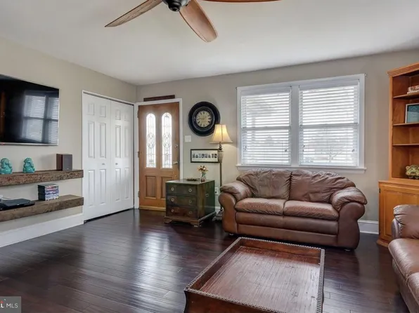 429 Hubbs Dr, Palmyra, NJ 08065