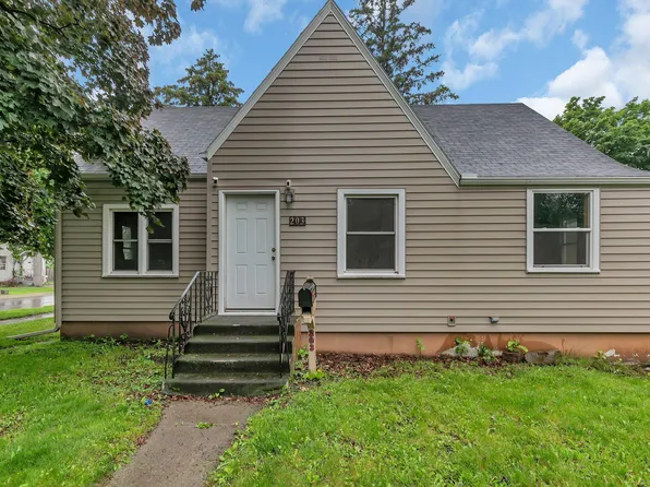 203 Wilson Ave NE, Saint Cloud, MN 56304