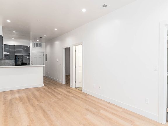 3rd image of 520 8th Ave #7